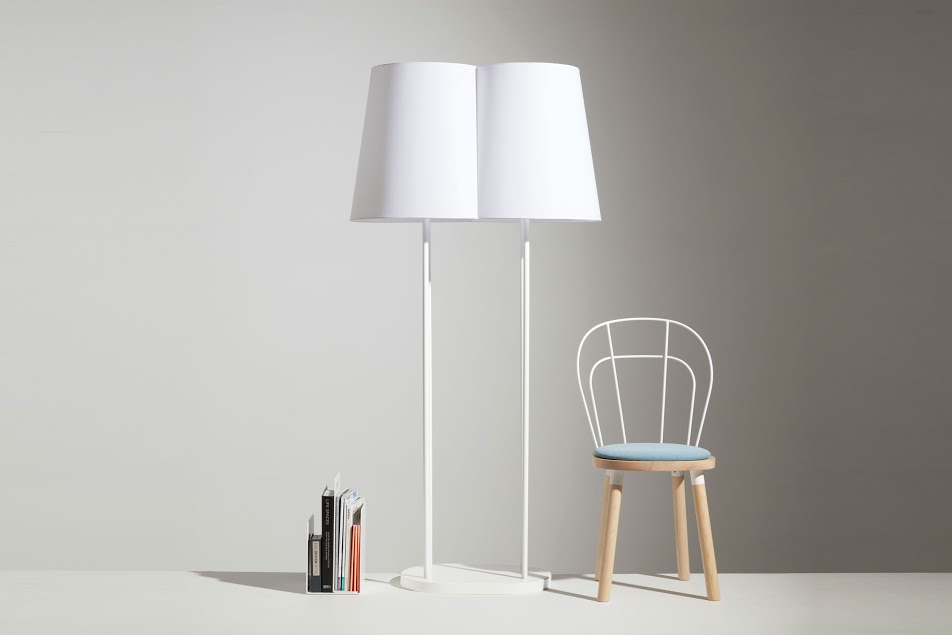 nuptial-floorlamp-alfred-mag-par-chair-white-lr